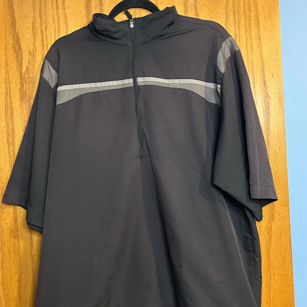 Nike Golf Men’s XL Black short sleeve 1/4 zip windbreaker pullover jacket